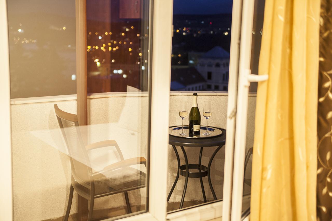 Business Class Apartment Cluj-Napoca Exterior foto
