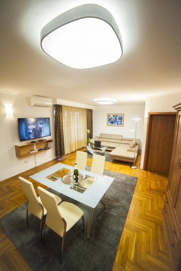 Business Class Apartment Cluj-Napoca Exterior foto