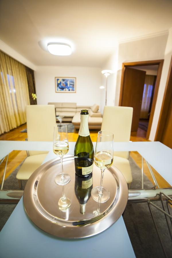 Business Class Apartment Cluj-Napoca Exterior foto